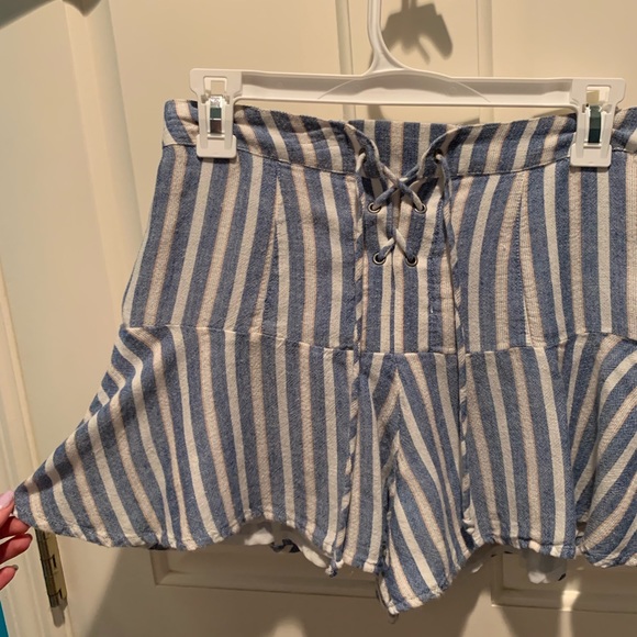 American Eagle Shorts - Picture 2 of 3